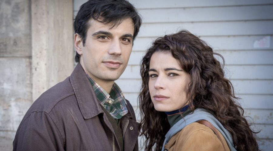 Da sinistra: Rosa Diletta Rossi (Irene Nardiello) e Gianmarco Saurino (Gildo Claps) in un posato per 