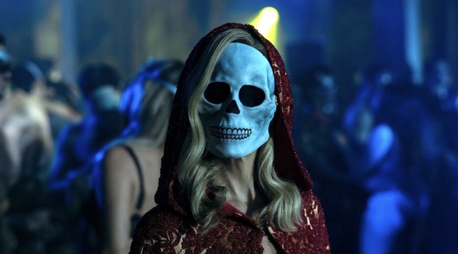 Una scena da “La caduta della casa degli Usher”, la serie tv su Netflix. Credits: Eike Schroter/Netflix. Copyright: © 2023 Netflix, Inc.