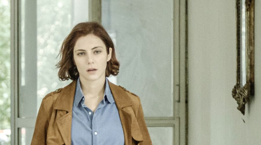 Maria Vera Ratti (Elsa Martini) in una foto di scena de “I Bastardi Di Pizzofalcone 3