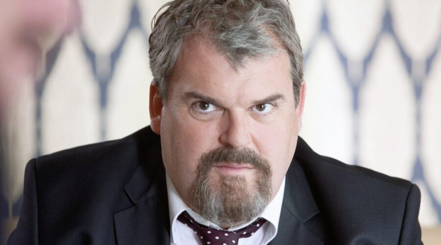 Mike Müller (Luc Conrad) in una scena di 