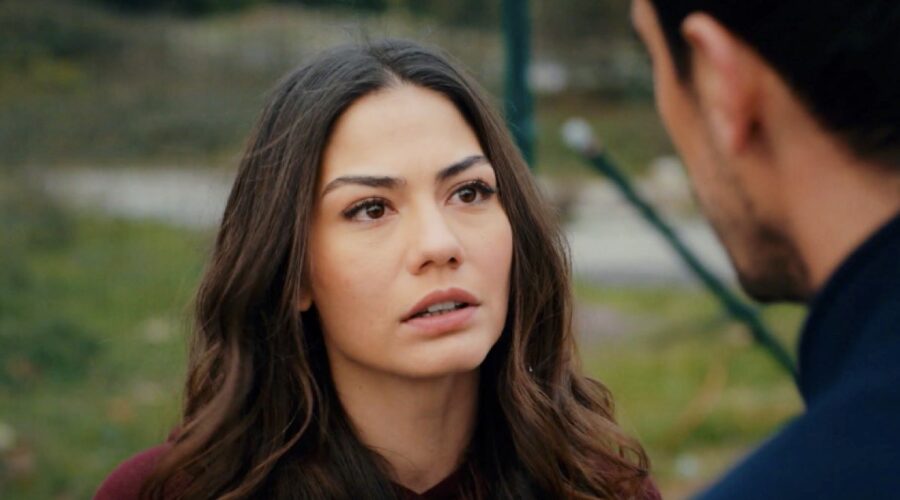 Zeynep (Demet Özdemir) in una scena di “My Home My Destiny 2”. Credits: Cattura schermo/Mediaset Infinity.