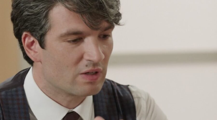 Filippo Scarafia (Roberto Landi) in una scena nella puntata 32 de 