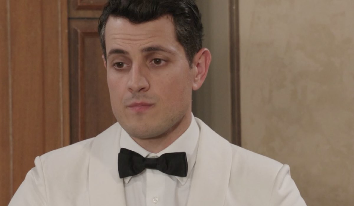 Emanuel Caserio (Salvatore Amato) in una scena della puntata 12 de 