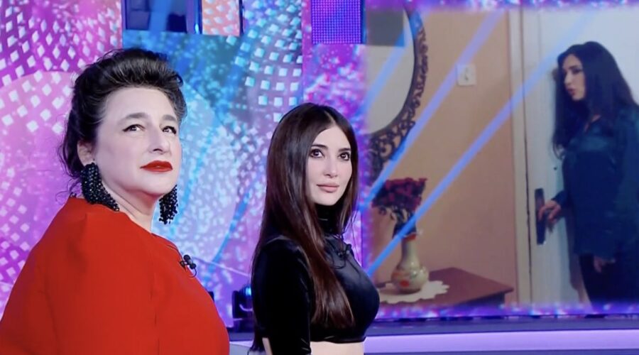 Screenshot Esra Dermancioglu e Melike Ipek Yalova Ospiti A Verissimo Credits: Mediaset Infinity