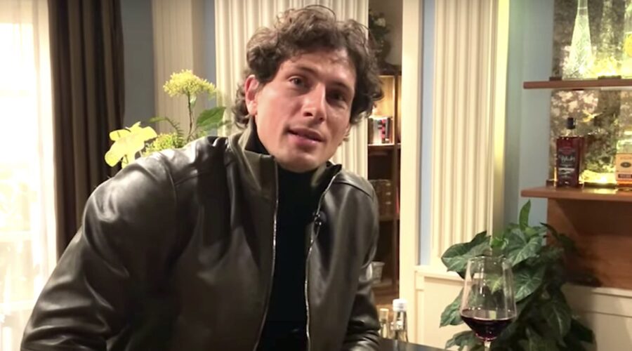 Jakob Graf interpreta Raphael Kofler in “Tempesta D'Amore”. Credits: YouTube/Das Erste. (Tempesta D'Amore 20 ottobre 2023).