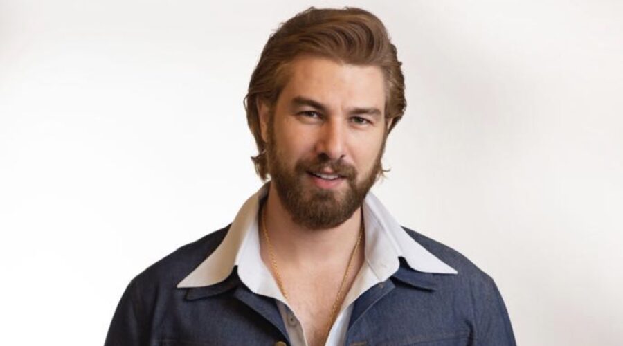 Fikret (Furkan Palali) in una scena di “Terra Amara”. Credits: RTI Mediaset.