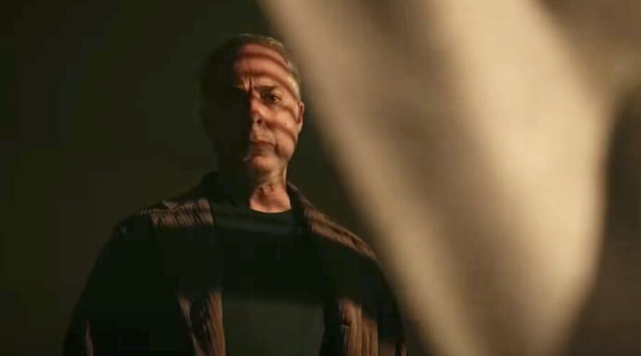 Titus Welliver in una scena della seconda stagione di “Bosch: Legacy”. Credits: Cattura schermo/YouTube.