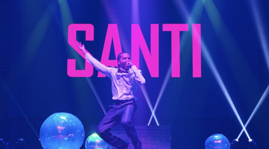 Tyler Dean Flores In Una Scena Di Neon Credits Netflix