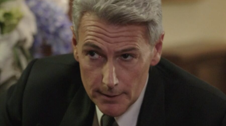 Roberto Farnesi (Umberto Guarnieri) in una scena della puntata 28 de