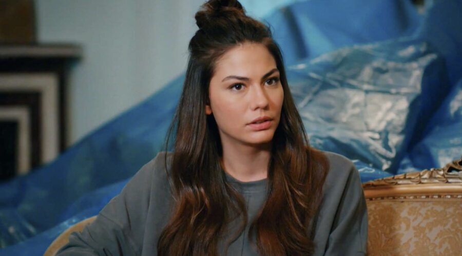 Zeynep (Demet Özdemir) in una scena di “My Home My Destiny 2”. Credits: Cattura schermo/Mediaset Infinity.