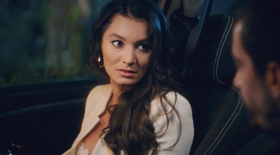 Ayşe Akın (Nazli) in una scena di “My Home My Destiny” seconda stagione. Credits: Cattura schermo/RTI Mediaset/Mediaset Infinity.