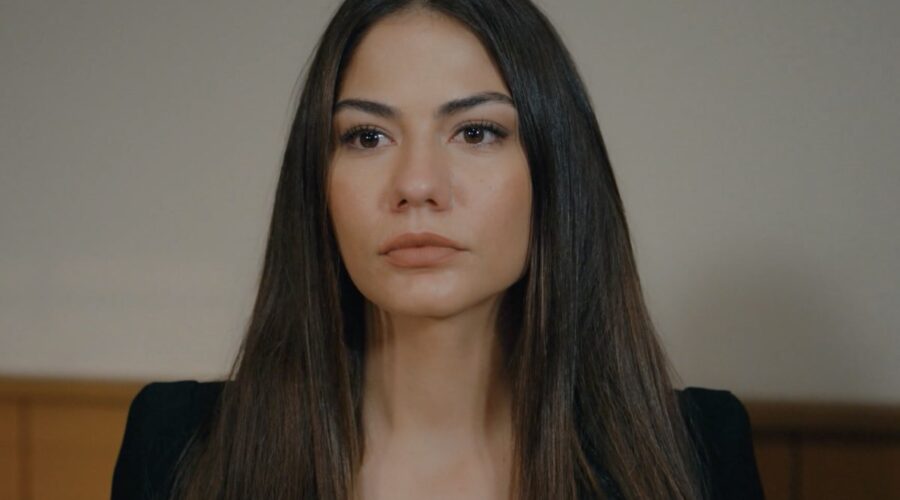 Zeynep (Demet Özdemir) in una scena di “My Home My Destiny 2”. Credits: Cattura schermo/Mediaset Infinity.