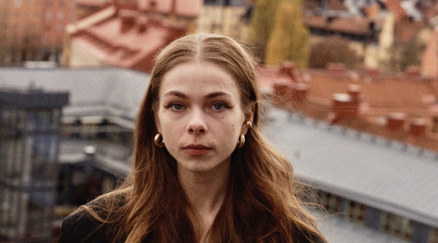 Alexandra Karlsson Tyrefors In Una Famiglia Quasi Normale Credits Nikolaj Thaning Rentzmann Netflix