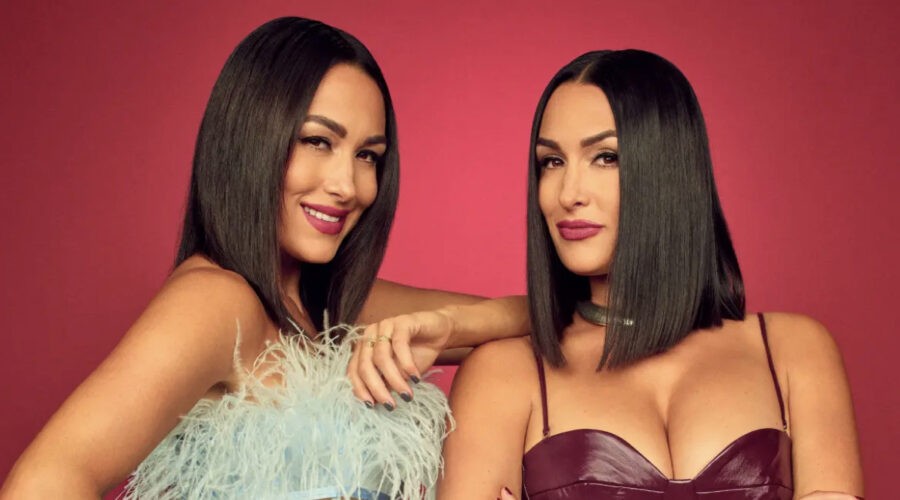 Brie Bella E Nikki Belle In Una Foto Promozionale Di Twin Love Credits Prime Video