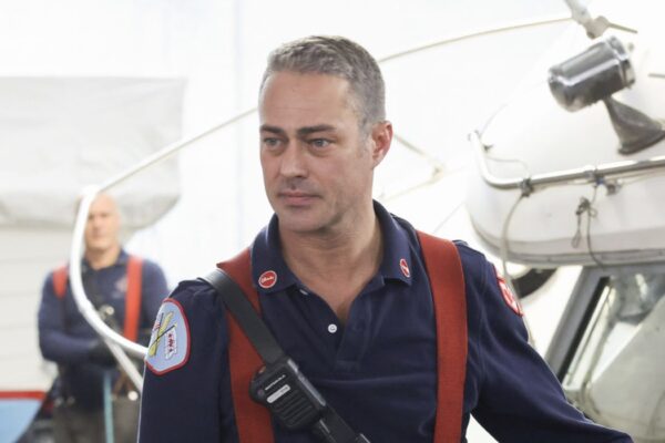 Taylor Kinney in una scena di “Chicago Fire”. Credits: RTI Mediaset.
