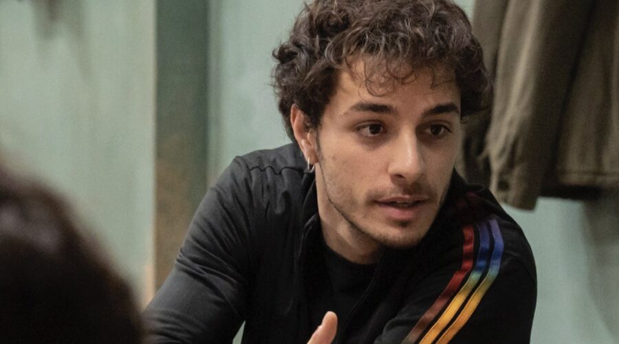 Damiano Gavino (Manuel Ferro) in una scena dell'episodio 1 di