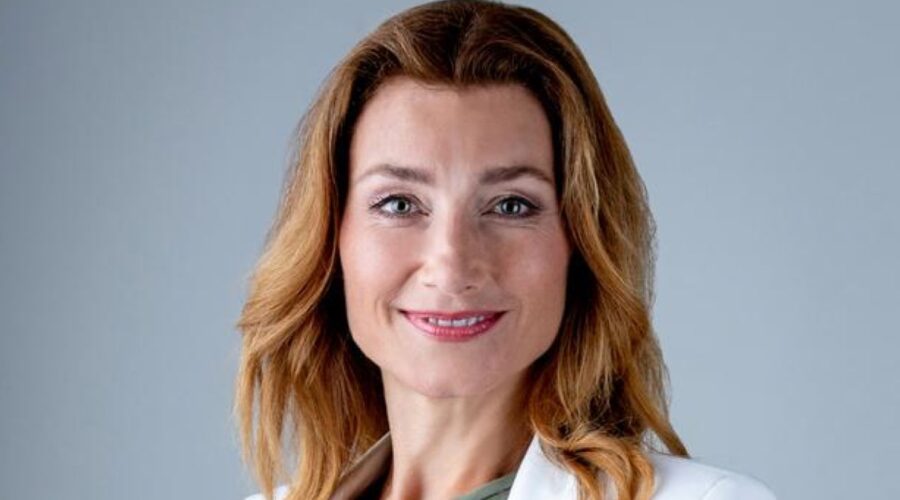 Daniela Kiefer Interpreta Alexandra Schwarzbach In 