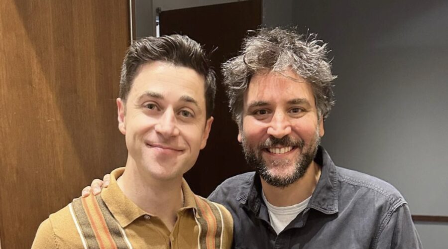 Da sinistra: David Henrie e Josh Radnor, la foto reunion di “How I met your Mother”. Credits: Instagram.
