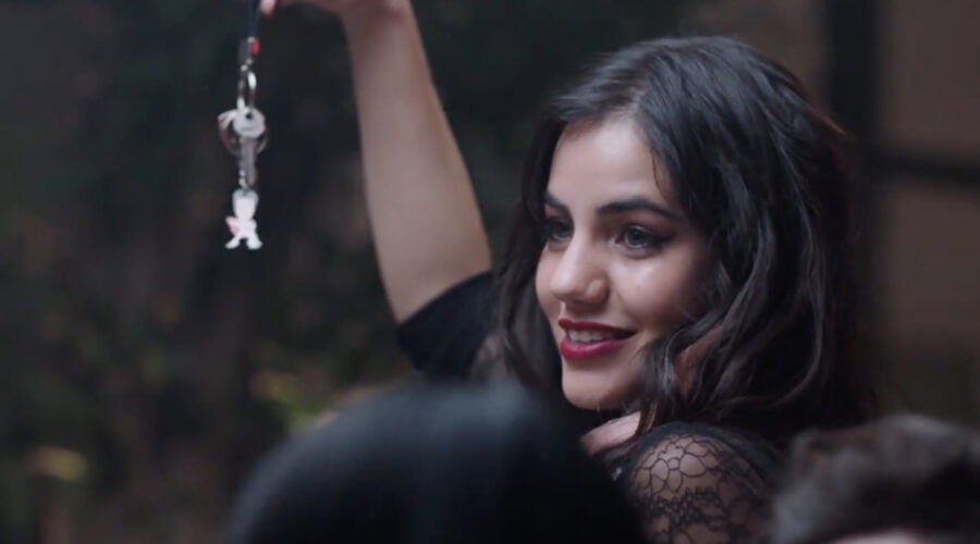 Ela Velden In Una Scena El Juego De Las Llaves (2019) Credits Prime Video