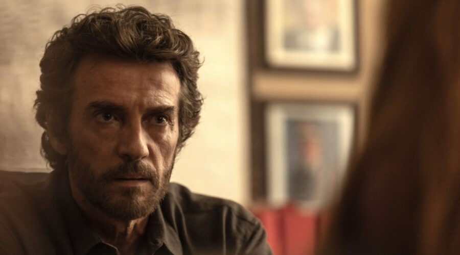 Alessio Boni interpreta Pietro Fenoglio ne “Il Metodo Fenoglio - L'estate fredda”. Credits: Rai Fiction/Clemart.