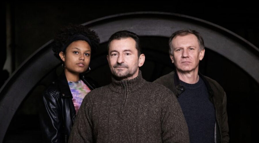 Immagine Di Copertina Di Sfaccettature Di Morte (2022) Credits Prime Video