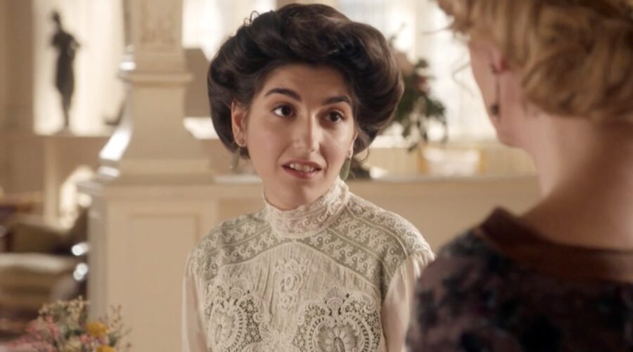 Paula Losada (Jimena De Los Infantes) in una scena de “La Promessa”. Credits: Cattura schermo/Mediaset Infinity.