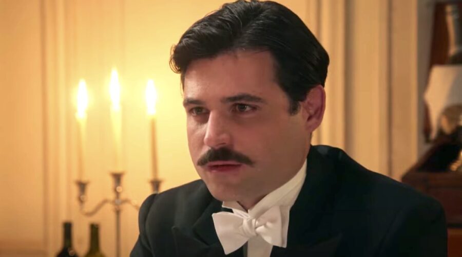 Arturo Sancho (Manuel Luján) in una scena de “La Promessa” in onda su Canale 5. Credits: Cattura schermo/RTVE/YouTube.