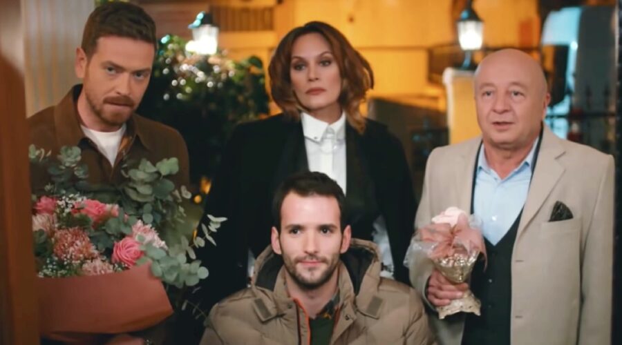 Da sinistra: Baris, Savas, Ozlem e Ali Riza in “My Home My Destiny”. Credits: Cattura schermo/YouTube.