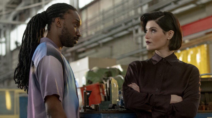 Nathan Stewart-jarrett - Joe Petrus E Gemma Arterton - Dianne Harewood In Rapina E Fuga Credits Disney Plus
