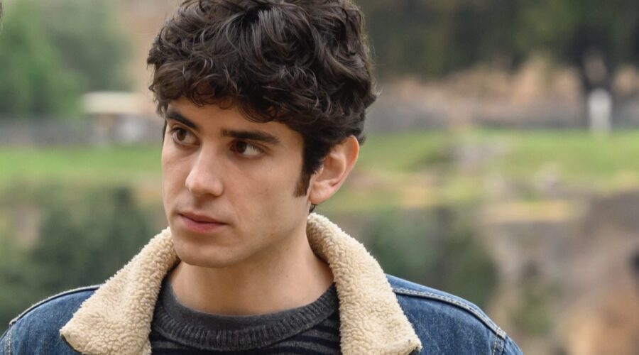 Nicolas Maupas (Simone Balestra) in una scena dell'episodio 5 di