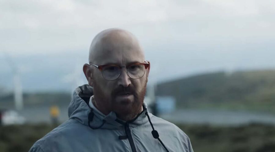 Javier Cámara in una scena della serie tv