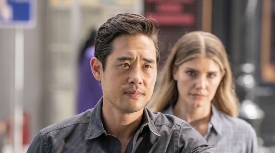 Raymond Lee Nel Trailer Di Quantum Leap Credits Screenshot Nbc