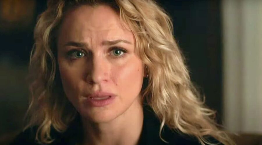 Shantel VanSanten interpreta Nina Chase in “FBI”. Credits: Cattura schermo/YouTube.