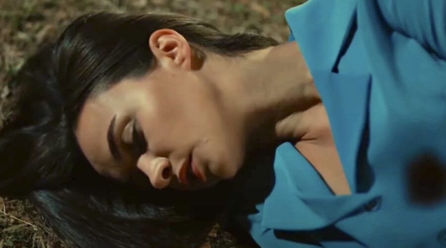 Umit muore in “Terra Amara”. Credits: cattura schermo/YouTube.