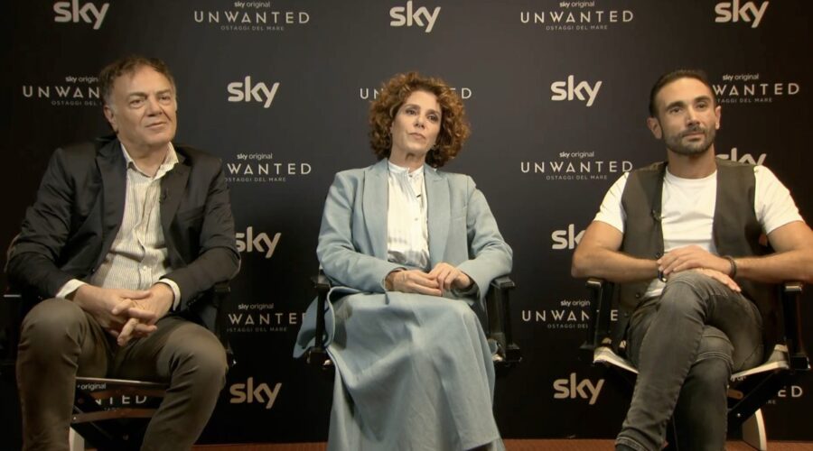 Da sinistra: Francesco Acquaroli (Franco), Cecilia Dazzi (Silvia) e Marco Palvetti (Nicola) nell'intervista per “Unwanted”. Credits: Tvserial.it.
