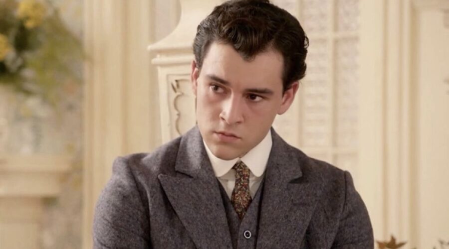 Xavi Lock (Curro De La Mata) scopre chi è il suo vero padre ne “La Promessa”. Credits: Bambú Producciones/Cattura schermo.