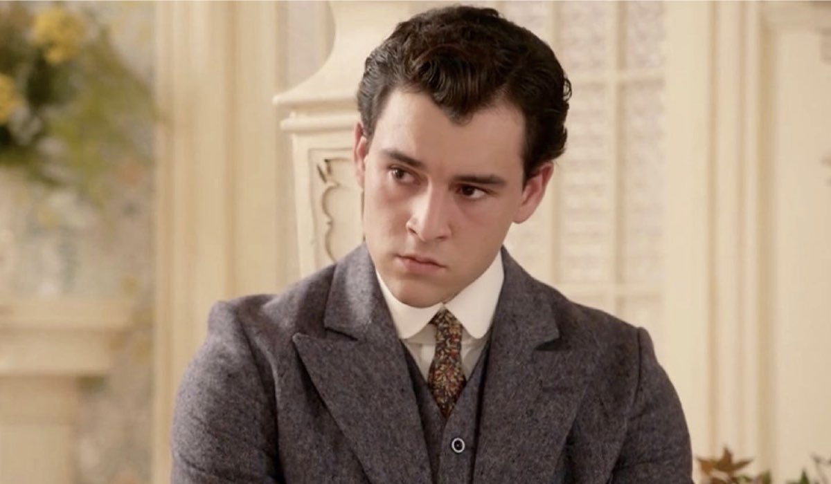 Xavi Lock (Curro De La Mata) scopre chi è il suo vero padre ne “La Promessa”. Credits: Bambú Producciones/Cattura schermo.