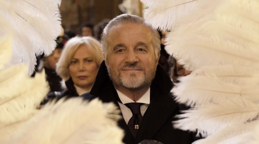 Christian De Sica interpreta Giacomo in 