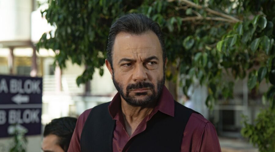 Kerem Alisik (Fekeli) in una scena di 