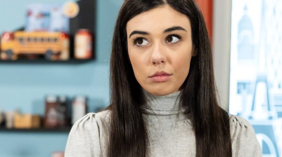 Giorgia Gianetiempo (Rossella) in una scena di