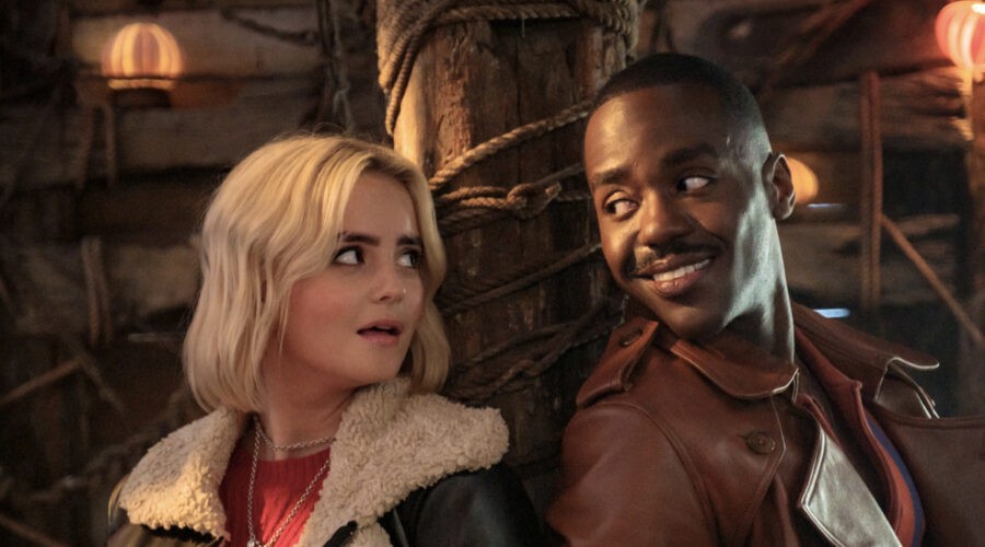 Ncuti Gatwa E Millie Gibson In Doctor Who Speciale Di Natale Credits Disney Plus