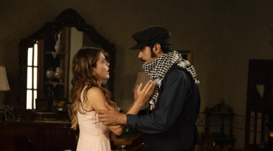 Da sinistra: Hilal Altinbilek (Züleyha) e Murat Ünalmis (Demir) in una scena di “Terra Amara”. Credits: RTI Mediaset.