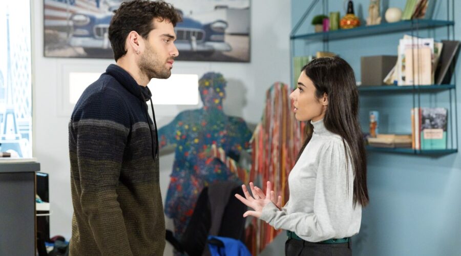 Da sinistra: Vladimir Randazzo (Nunzio) e Giorgia Gianetiempo (Rossella) in una scena di