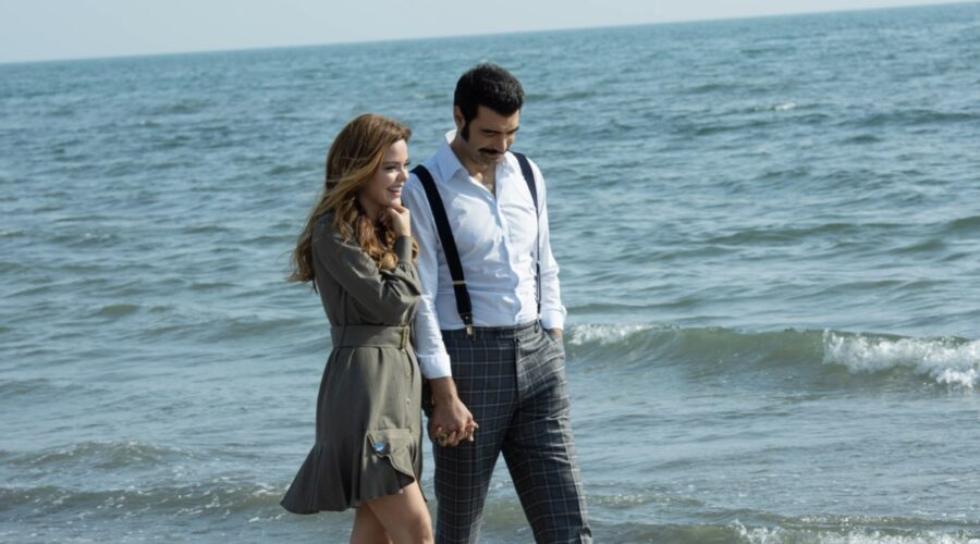 Da sinistra: Hilal Altınbilek (Züleyha) e Murat Ünalmis (Demir) in una scena di ”Terra Amara”. Credits: Mediaset