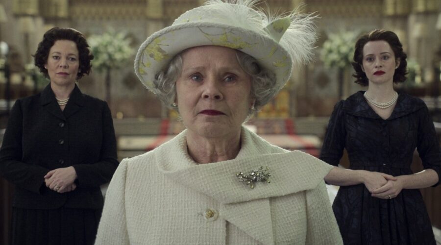 Da sinistra: Olivia Colma, Imelda Staunton e Claire Foy in una scena dell'ultimo episodio di “The Crown”. Credits: Justin Downing/Netflix.