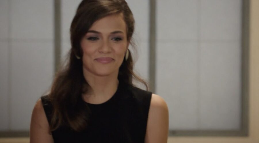 Gloria Radulescu (Marta Guarnieri) in una scena della puntata 69 de 