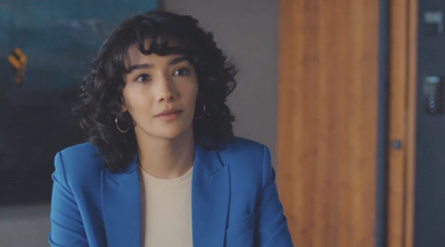 Aybüke Pusat (Günes) in una scena di “Dreams and Realities – La forza dei sogni”. Credits: Mediaset.