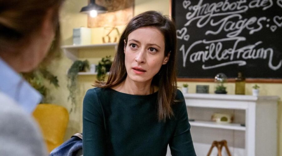 Carolin in una scena In