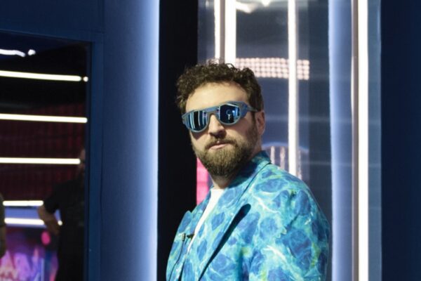 Dargen D'amico Nel Backstage Di Karaoke Night- Talenti Senza Vergogna 2. Credits Prime Video