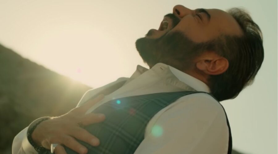 Fekeli si accascia e muore in “Terra Amara”. Credits: Cattura Schermo/YouTube.